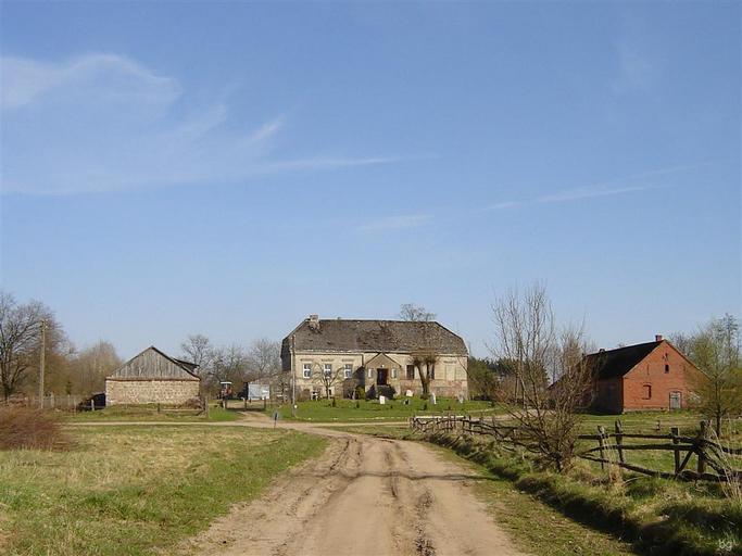 Dzięciołowo pałac (Large).JPG pl Pałac w Dzięciołowie własne Brogaj 2010-04-25 Gmina Tychowo