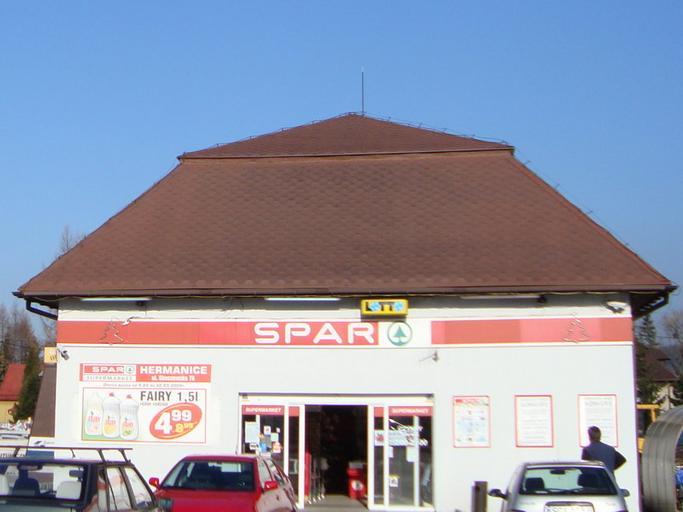 Dach mansardowy.jpg en Mansard roof supermarket shop; in Poland pl dach mansardowy sklep market own Romano12 2009-04-01 Heřmanice Liberec District Mansards SPAR shops in Poland