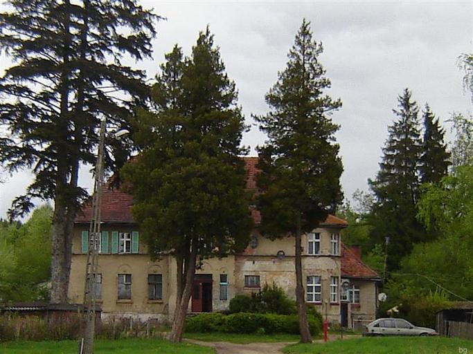 Trzebiec pałac.JPG pl Pałac własne Brogaj 2010-05-16 Trzebiec gmina Tychowo