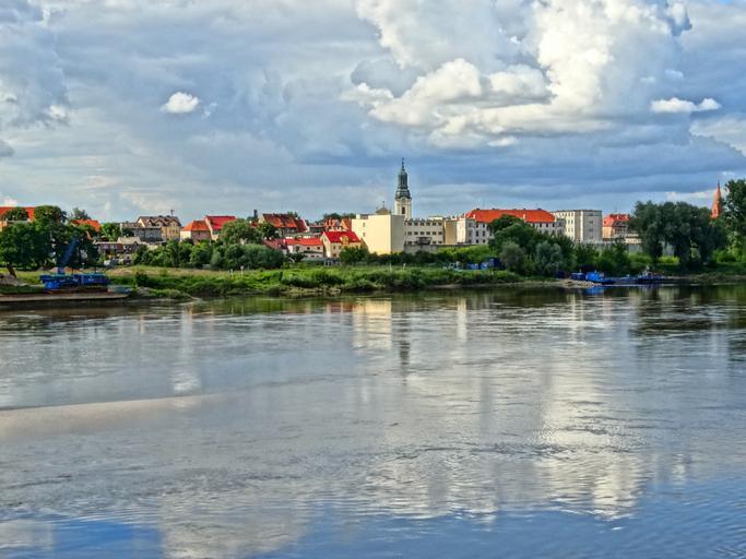 Bdg StrFordonzmostu 8 07-2013.jpg pl Widok Starego Fordonu dzielnicy Bydgoszczy od strony Wisły 2013-07-11 16 49 51 own Pit1233 53 143096388889 18 172701388889 cc-zero Fordon view from the Vistula Uploaded with UploadWizard