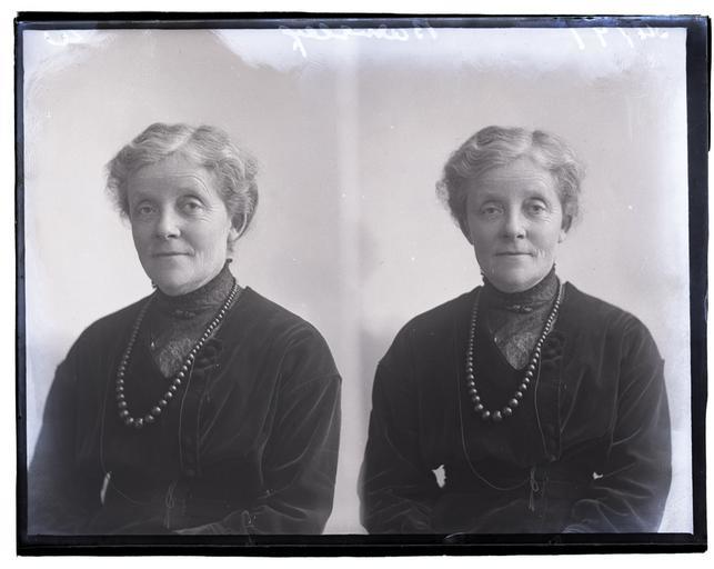 Barnsley, nd (c1916) (16581588725).jpg en DKW_34797_34797A_Barnsley_L 1944 2015-02-19 16 00 26 Creator David Knights-Whittome https //www flickr com/photos/pastonglass/16581588725/ This image is marked on Flickr as Attribution-NonCommercial ...