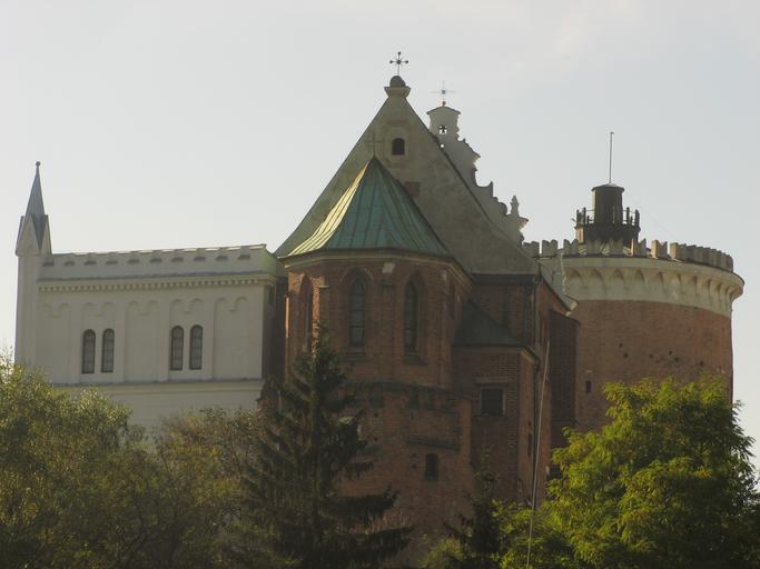 Lublin Castle Chapel Tower.jpg Lublin Castle Holy Trinity Chapel and 13th-century tower Zamek w Lublinie kaplica Trójcy Świętej i XIII wieczna wieża own User Szater/Signature Trinity Chapel in Lublin Lublin Castle Lublin Keep