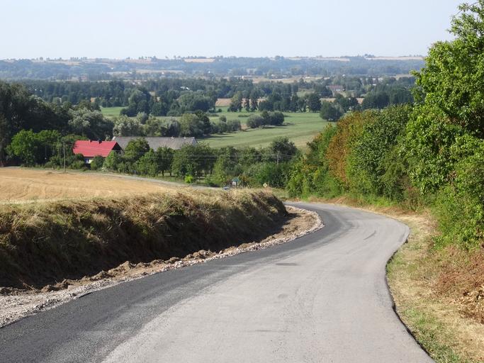 DDW Gzin-Czarze droga4 8-2015.jpg pl Gzin gmina Dąbrowa Chełmińska widok na Dolinę Dolnej Wisły 2015-08-19 15 31 55 own Pit1233 other versions 53 211226388889 18 307648055556 cc-zero Gzin Dolina Fordońska