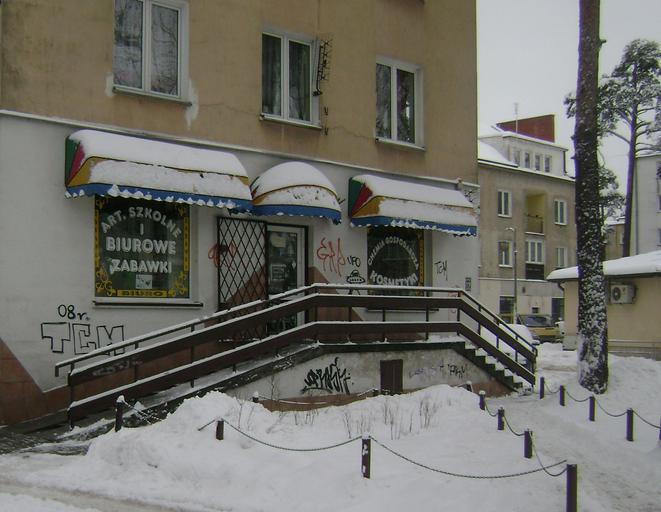 Poland. Konstancin-Jeziorna 203.JPG en Poland Konstancin-Jeziorna pl Polska Konstancin-Jeziorna Sklep UFO own Albertyanks Albert Jankowski 2010-01-11 Shops in Konstancin-Jeziorna