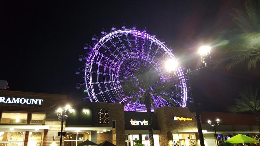 Orlando "Eye" Ferris Wheel 01.jpg en The Big Eye on International Drive I-Drive Orlando Florida This is the new 2015 Ferris wheel also known as the Big Eye 2015-09-10 20 54 37 own ADellaGuardia other versions cc-zero Uploaded with ...