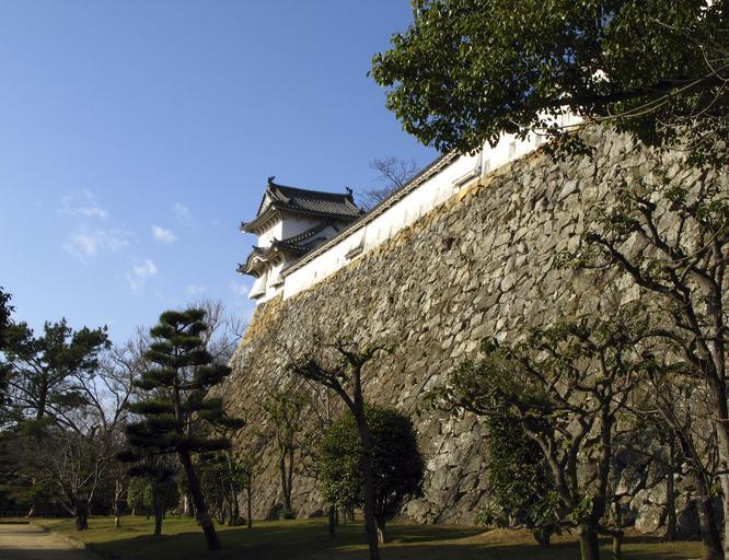 Himeji Castle C0829.jpg Himeji Castle Himeji Hyogo Japan I took this photo and contribute my rights in the file to the public domain Himeji castle 2007-01-14 own assumed Fg2