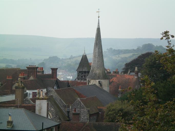 Lewes St. Michael's Church from castle.JPG en St Michael's Church High Street Lewes District of Lewes East Sussex England A 13th-century church with a round tower Seen from the castle own Charlesdrakew 2009-09-19 Lewes St Michael's Church