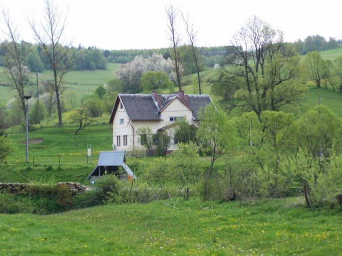 Bieszczady noclegi ptsm gorzanka.jpg en Szkolne Schronisko Młodzieżowe w Górzance Widok od strony Berda own Ptsmgorzanka 2009-05-17 http //www przewodnik-beskidzki za pl http //www gorzanka org Górzanka youth hostel