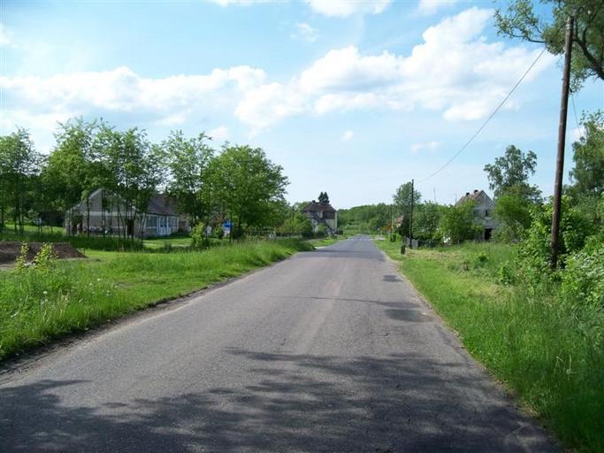 Słonino.JPG Słonino - ogólny widok własne Brogaj 2010-06-09 Słonino