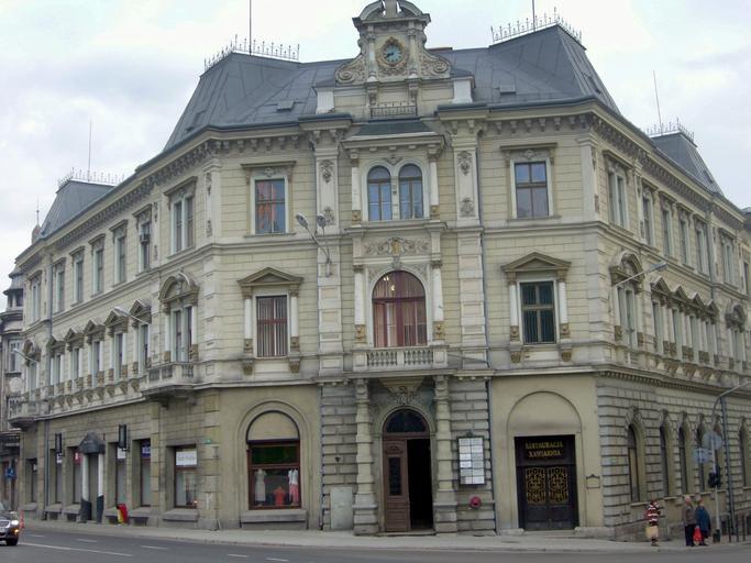 Patria - Bielsko-Biała.jpg en Building Patria in Bielsko-Biała Dolne Przedmieście pl Kamienica Patria na Dolnym Przedmieściu w Bielsku-Białej own Gaj777 11 04 2008 49 49 20 25 N 19 2 41 5 E Patria House in Bielsko-Biała April 2008