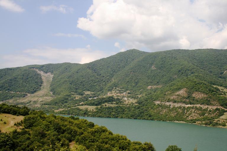 Zhinvali reservoir, Georgia (F).jpg en Zhinvali reservoir in Georgia own Kober 2008-07 Zhinvali reservoir
