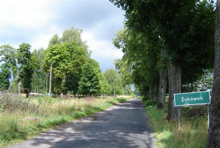 Żukówek Gmina Tychowo.JPG pl Osada Żukówek Gmina Tychowo własne Brogaj 2008-07-20 Gmina Tychowo Villages in West Pomeranian Voivodeship