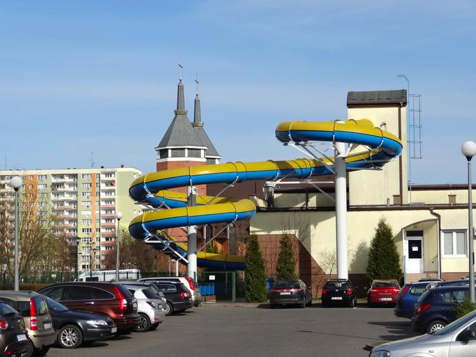 Bdg Wyzyny5 4-2015.jpg pl Osiedle Wyżyny w Bydgoszczy basen Perła 2015-04-09 16 16 36 own Pit1233 other versions 53 111366388889 18 03319 heading 94 75 cc-zero Wyżyny Bydgoszcz Perła swimming pool in Bydgoszcz