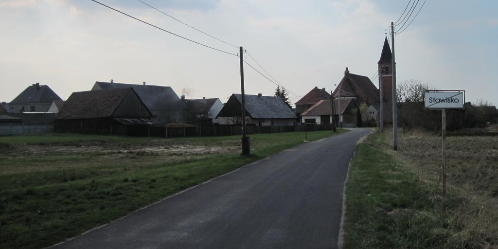 PL Brynica - St. Stephen Church 02.jpg Brynica seen from the village part called Stawisko Brynicy widziany od strony części wsi nazywanej Stawisko own Michał G Badura 2011-04-18 Cc-zero Brynica powiat opolski Saint Stephen Church in ...