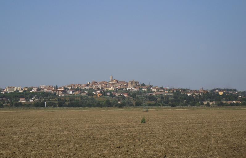 Foiano della Chiana, panorama, Arezzo, Italia, settembre 2009.jpg en View of Foiano della Chiana province of Arezzo Italy it Panorama di Foiano della Chiana AR Italia Own PMM 09-08-2009 Foiano della Chiana