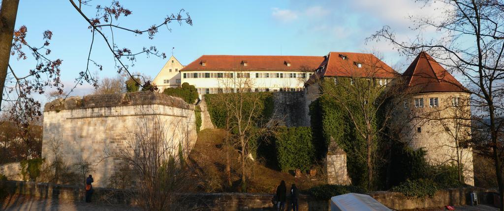 TuebingenSchlossWest.jpg Tuebingen castle from West side Own 2007-12 Ramessos Schloss Hohentübingen