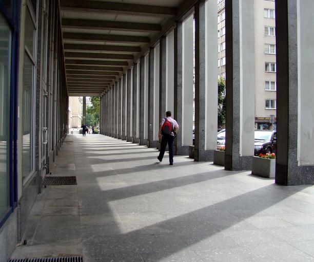 Leykam Marszalkowska building 01.jpg en Office building Marszałkowska St Warsaw arcades own self-made photograph Szczebrzeszynski 2009-07-16 52 227287 21 013858 region PL_heading ENE Żyletkowiec at Marszałkowska Street in Warsaw