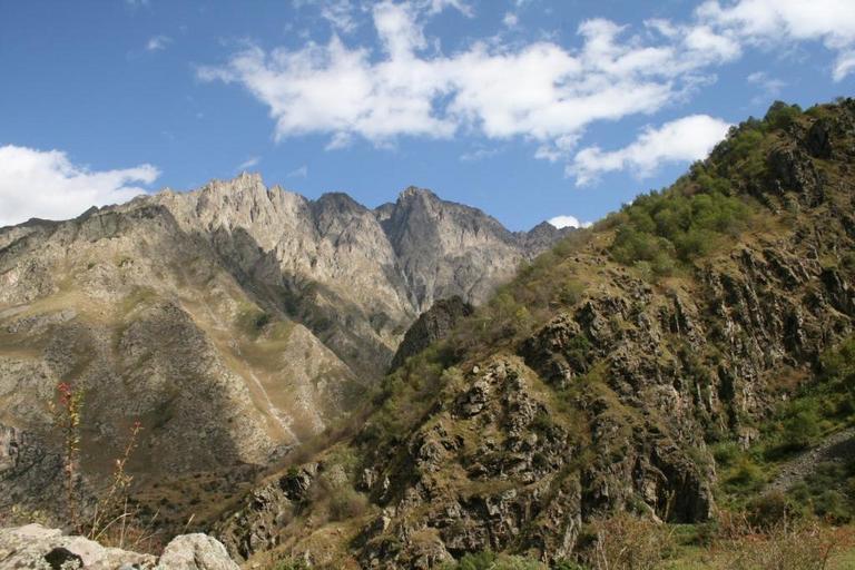 Dariali Gorge landscape, Georgia.jpg en Dariali Gorge Georgia Own Kober 2008-09 Darial Gorge