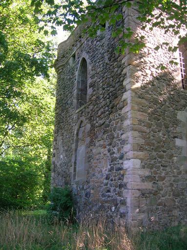 Stanecastle, West side.JPG en Stanecastle from the west Irvine Ayrshire Scotland own Rosser1954 Roger Griffith 2010-09-17 Anciently held by the Francis family of Stane Stanecastle