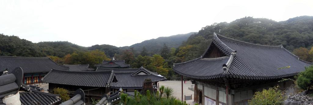 2009-10-11 - Magoksa Panorama.jpg en Panorama overlooking Magoksa own Jpbarrass 2009-10-11 Magoksa