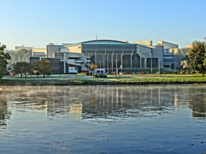 Bdg halaLuczniczka 4 09-2013.jpg pl Hala widowiskowo-sportowa Łuczniczka w Bydgoszczy - widok od strony Brdy 2013-10-03 08 29 42 own Pit1233 53 121611388889 18 027073055556 cc-zero Hala Łuczniczka Bydgoszcz Waterfront Uploaded with ...