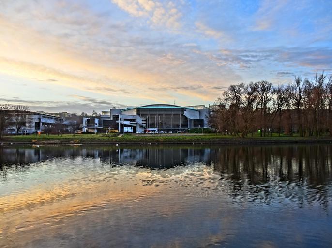 Bdg Hala Luczniczka1 12-2013.jpg pl Hala widowiskowo-sportowa Łuczniczka w Bydgoszczy - widok od strony Brdy 2013-12-17 09 11 46 own Pit1233 53 121583055556 18 026688055556 cc-zero Hala Łuczniczka Bydgoszcz Waterfront Uploaded with ...