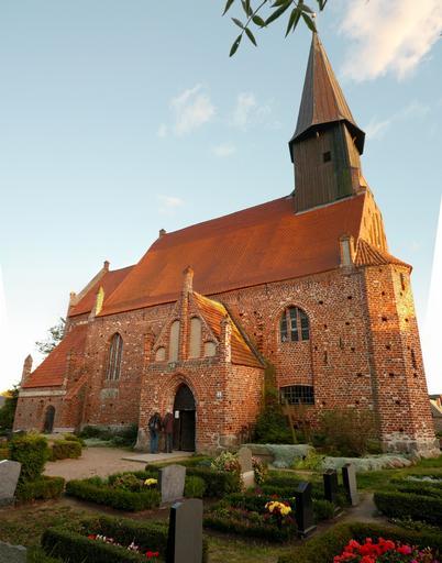 KircheSchaprode2.jpg en Church of Schaprode own Ramessos 2009-09 St Johanneskirche Schaprode