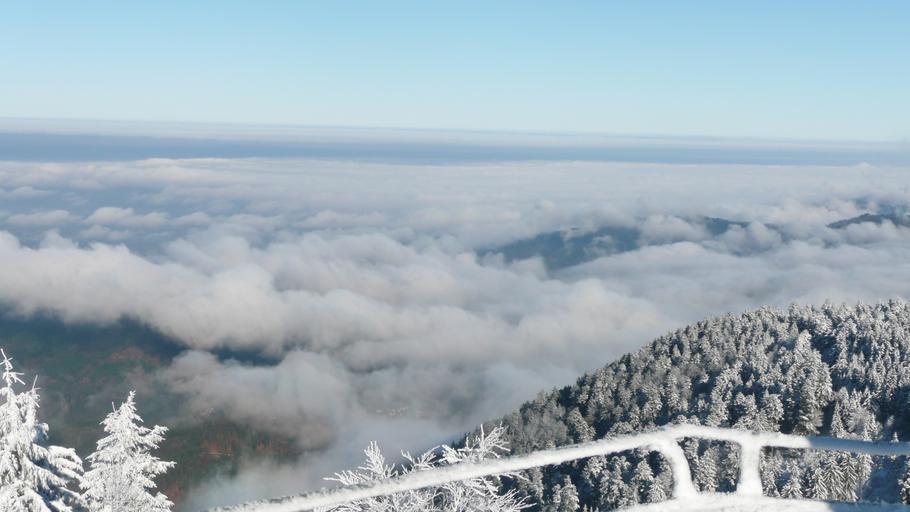 Hochblauen 34.JPG Mountain Hochblauen of the Black Forest near Badenweiler Own 2009-01-01 Brücke-Osteuropa Blauen Badenweiler Views from Hochblauen Snow in Landkreis Lörrach Winter 2008-2009 in Landkreis Lörrach