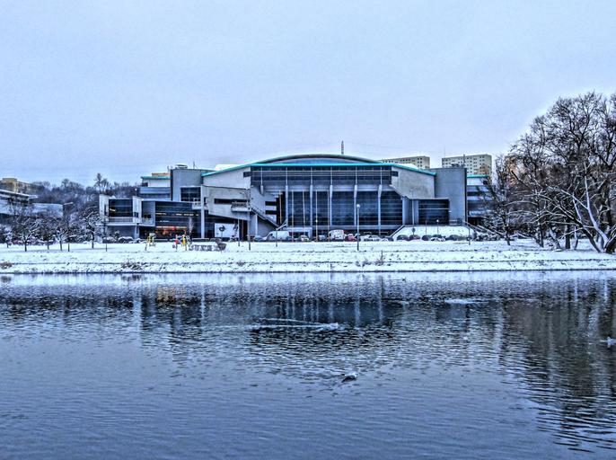 Bdg HalaLuczniczka 01-2014.jpg pl Hala widowiskowo-sportowa Łuczniczka w Bydgoszczy - widok od strony Brdy 2014-01-15 16 32 15 own Pit1233 cc-zero Hala Łuczniczka Uploaded with UploadWizard