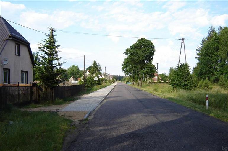 Warnino Gmina Tychowo.JPG Warnino gmina Tychowo własne Brogaj 2008-06-22 Warnino powiat białogardzki