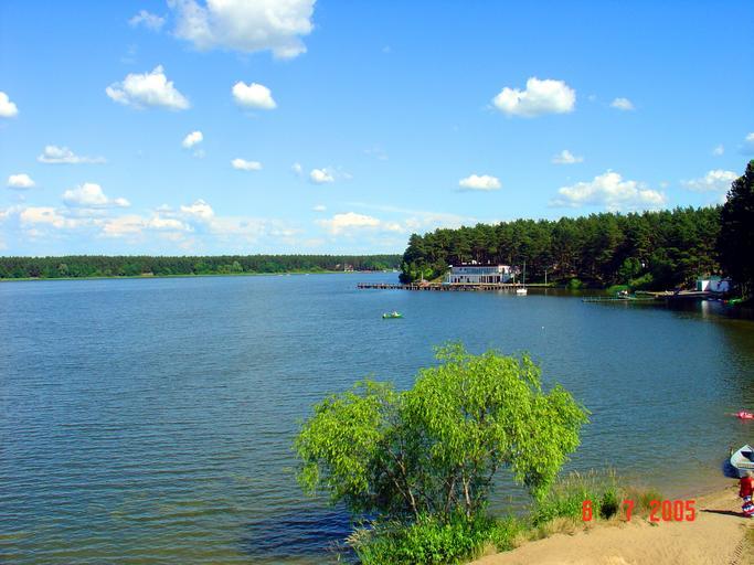 Jezioro Rajgrodzkie z Czarnej Wsi 2006.jpg Jezioro Rajgrodzkie widok z Czarnewsi na ośrodek Kormoran pl wikipedia JDavid CommonsHelper 2006-04-15 Kkamil wikipedia pl Kkamil original upload log page pl wikipedia JezRajgrodzkie jpg ...