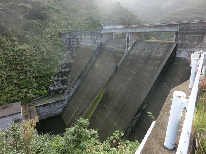 Yamato Dam1.JPG en Yamato Dam at Yamato Vilagge in Amami Island ja 大和� ム（鹿児島� �大島郡大和� �） own Waka77 2015-10-26 Yamato Dam