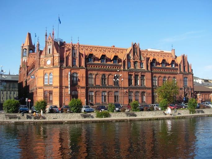 Poczta Główna od Brdy a.jpg 601347 pl Poczta Główna w Bydgoszczy - widok od strony Brdy own Pit1233 2012-05 Main Post Office in Bydgoszcz Bydgoszcz Waterfront Cc-zero