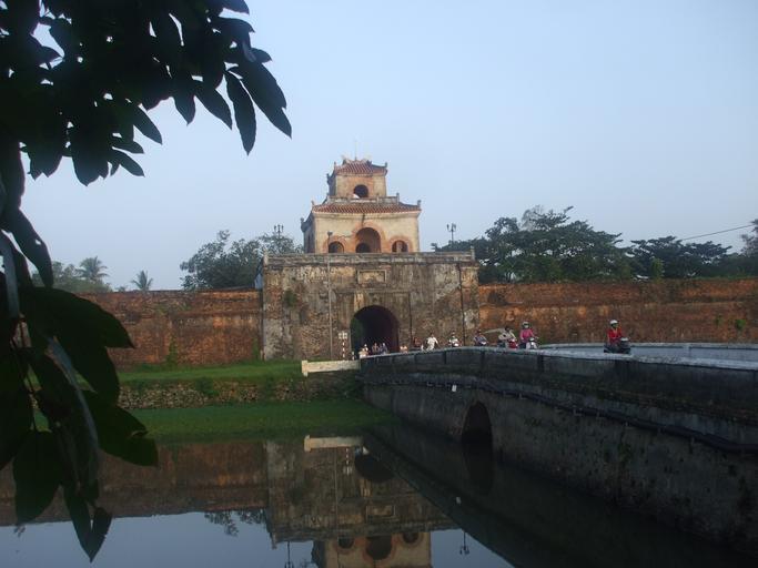 Cửa Thượng Tứ.jpg vi Cửa Thượng Tứ của kinh thành Huế Việt Nam 2009-11-15 own Bùi Thụy Đào Nguyên thuydaonguyen vi cc-by-sa-3 0 Uploaded with UploadWizard Citadel of Huế History of Huế Pictures by Bùi Thụy ...