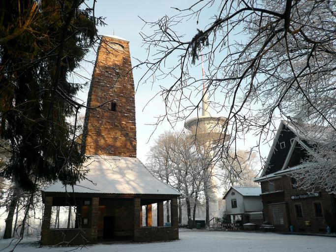 WeisserStein.jpg en On Weisser Stein a mountain north of Heidelberg Own Ramessos 2008-12 Aussichtsturm Weißer Stein