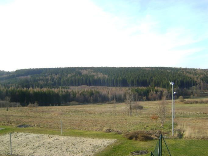Andělský vrch mit .JPG pl Andělský vrch - wzniesienie na granicy polsko-czeskiej w południowo-zachodniej Polsce i północno-środkowych Czechach w Sudetach Zachodnich na Pogórzu Izerskim cz Frýdlantská pahorkatona Widok od strony ...