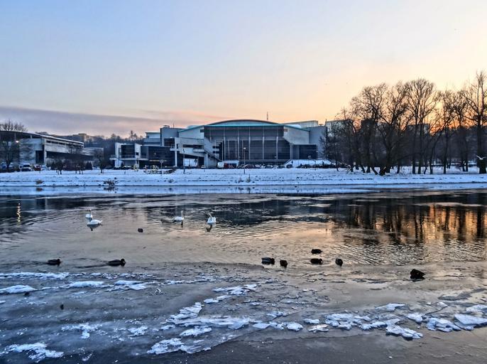 Bdg hala Luczniczka sl2 01-2014.jpg pl Hala widowiskowo-sportowa Łuczniczka w Bydgoszczy - widok od strony Brdy 2014-01-23 16 49 34 own Pit1233 cc-zero Hala Łuczniczka Bydgoszcz Waterfront Uploaded with UploadWizard Winter 2012-2013 in ...