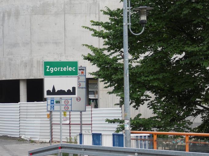 Zgorzelec, Ab.001.JPG pl Dawne przejście graniczne 2014-06-17 10 34 20 own Antekbojar cc-zero Uploaded with UploadWizard Speed limit road signs in Poland Transport in Zgorzelec