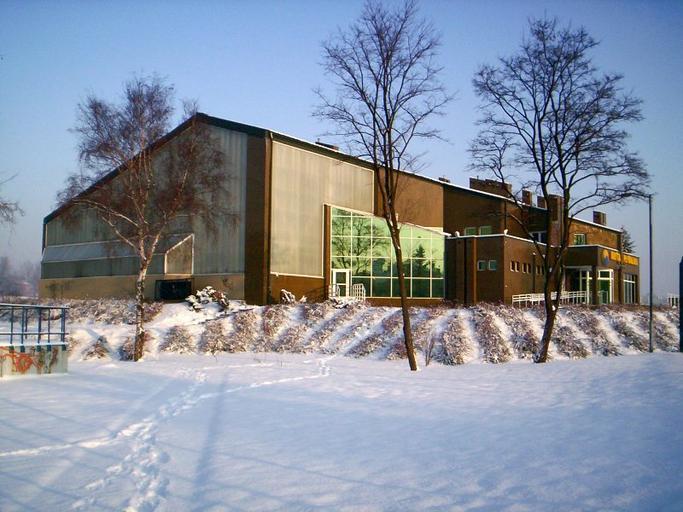 Chrzanow zima basen.jpg Swimming Pool Chrzanow Poland Photo taken by myself 2005-12-29 own assumed Obbie Chrzanów Winter in Chrzanów