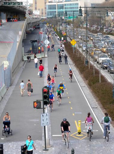 HRGW 46 hi jeh.JPG Looking north from 46th Street pedestrian overpass at en Hudson River Greenway Own 2009-04-18 MyName Jim henderson <span class signature-talk >talk</span> 40 45 8525 0 N 73 59 9438 0 W alt 0_source exif_heading 30 46th ...