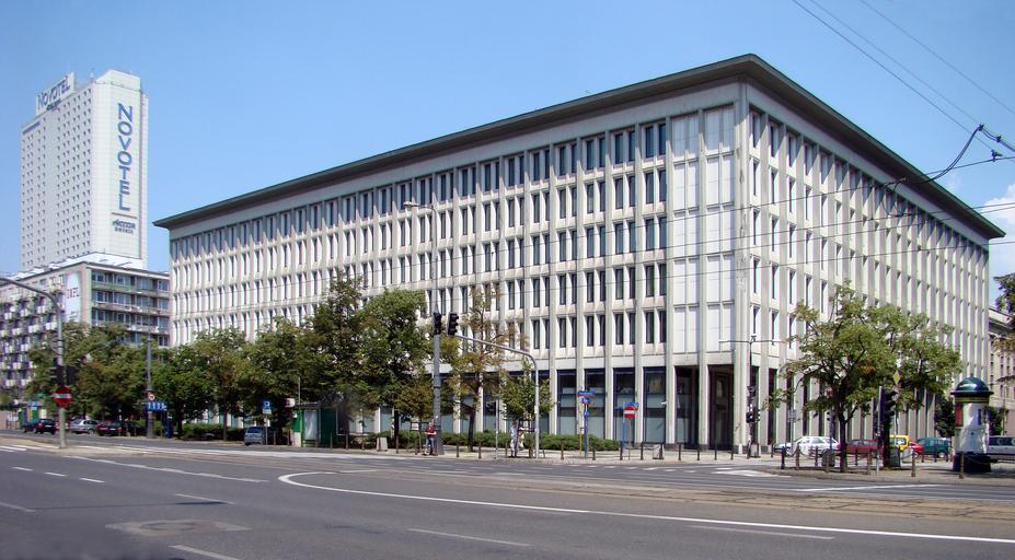 Leykam Marszalkowska building 04.jpg en Office building Marszałkowska St Warsaw Poland own self-made photograph Szczebrzeszynski 2009-07-18 52 226922 21 013203 region PL_heading NE Żyletkowiec at Marszałkowska Street in Warsaw