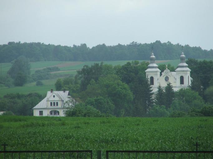 Podhorce-Kosciol z cmentarza.jpg pl Podhorce widok kościoła od strony cmentarza Zasoby własne verthicolo 2008-05-24 Podhorce Tomaszów Lubelski County Our Lady of Częstochowa church in Podhorce
