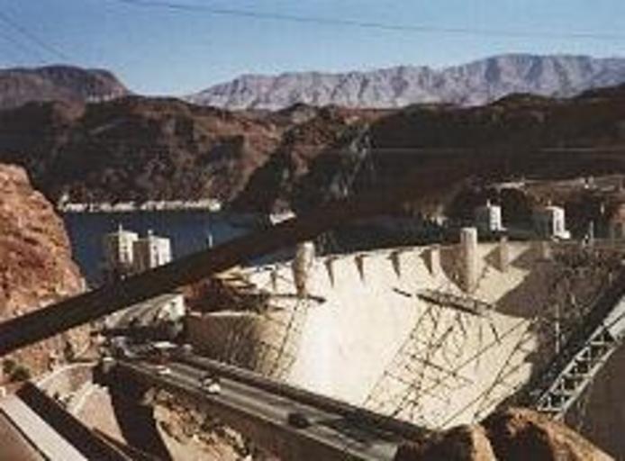Hoover Dam1.jpg Hoover Dam 2005-10-24 own assumed Bobby~commonswiki Source photo by Bobby Zlatevski author of the book http //www sitecenter dk/arizonarejseguide/ I bil igennem Arizona Hoover Dam