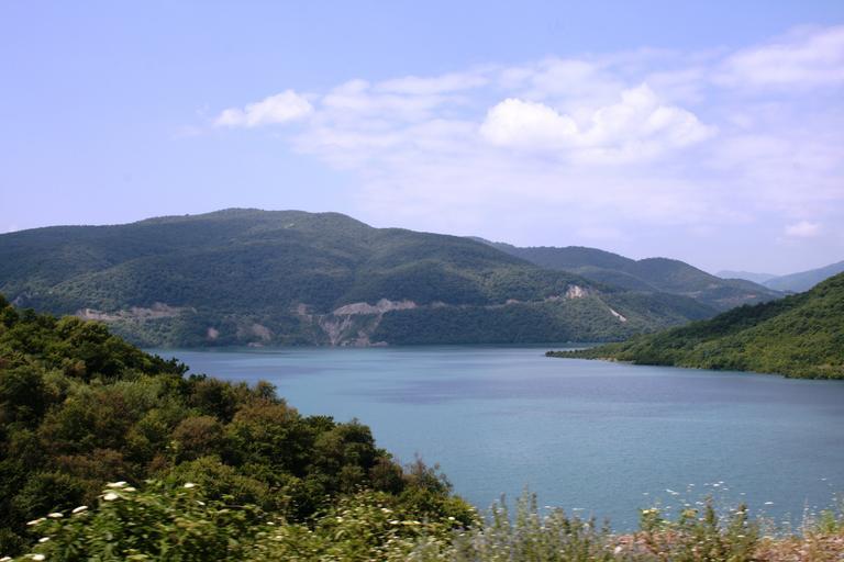 Zhinvali reservoir, Georgia (E).jpg en Zhinvali reservoir in Georgia own Kober 2008-07 Zhinvali reservoir