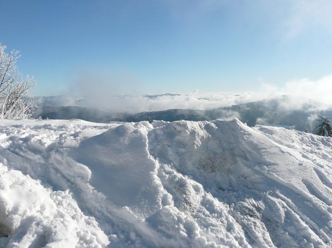 Hochblauen 13.JPG Mountain Hochblauen of the Black Forest near Badenweiler Own 2009-01-01 Brücke-Osteuropa Blauen Badenweiler Views from Hochblauen Snow in Landkreis Lörrach Winter 2008-2009 in Landkreis Lörrach