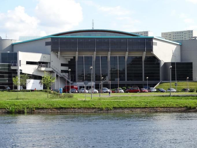 Bdg halaLuczniczka 5 07-2013.jpg pl Hala widowiskowo-sportowa Łuczniczka w Bydgoszczy - widok od strony Brdy 2013-06-14 17 15 13 own Pit1233 cc-zero Hala Łuczniczka Uploaded with UploadWizard