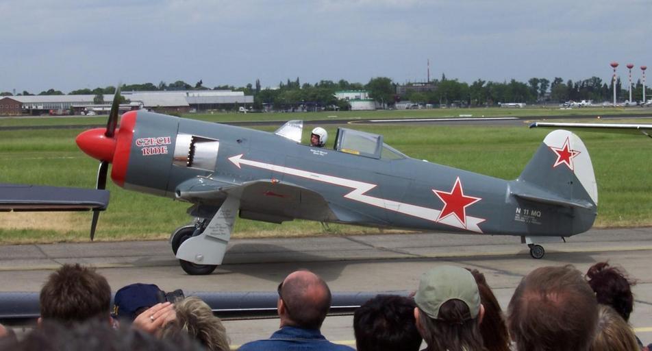 Yak-11 ILA 2006.jpg w Yakovlev Yak-11 photograph taken at w Internationale Luft- und Raumfahrtausstellung 2006 Berlin Germany 2006-12-27 own assumed 790 Let C-11 ILA 2006