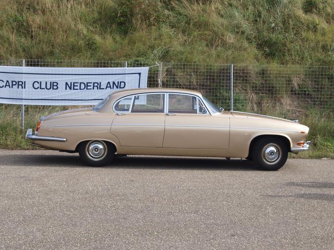 Nationale oldtimerdag Zandvoort 2010, 1968 JAGUAR 420 G, 88-SH-27 pic1.JPG Photographed at the Nationaal Oldtimer Festival Zandvoort 2010 The Netherlands own 2010-09-26 14 02 13 Alf van Beem CC-zero Nationaal Oldtimer Festival Zandvoort ...