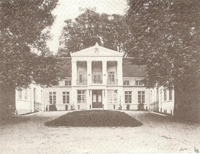 Pałac przed 1939.jpg pl Pałac w Tychowie przed II wojną stara widokówka Author < 1939 PD-Art History of Tychowo Kleist family