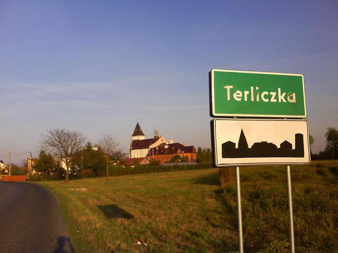 Sanctuary of Terliczka.jpg en Sanctuary of Terliczka pl Sanktuarium w Terliczce own Muuczka 2008-11-07 Terliczka City limit signs in Poland Terliczka